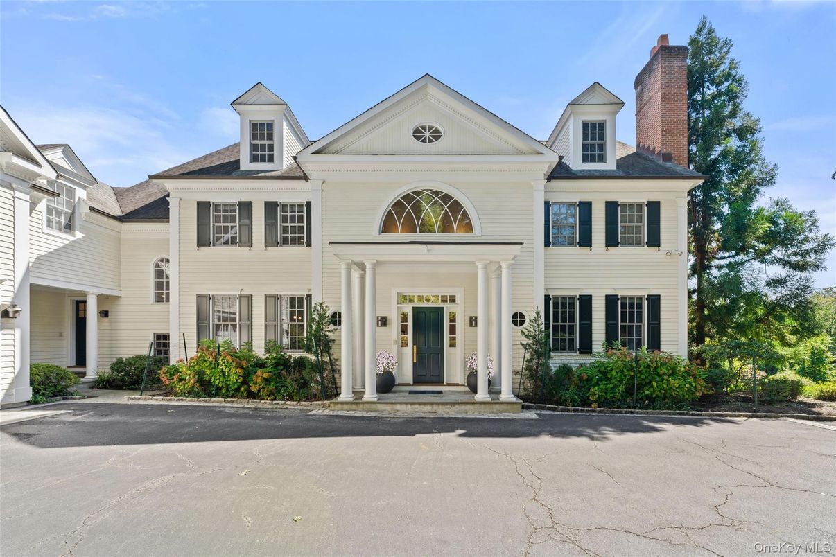 Exterior, Facade, Georgian