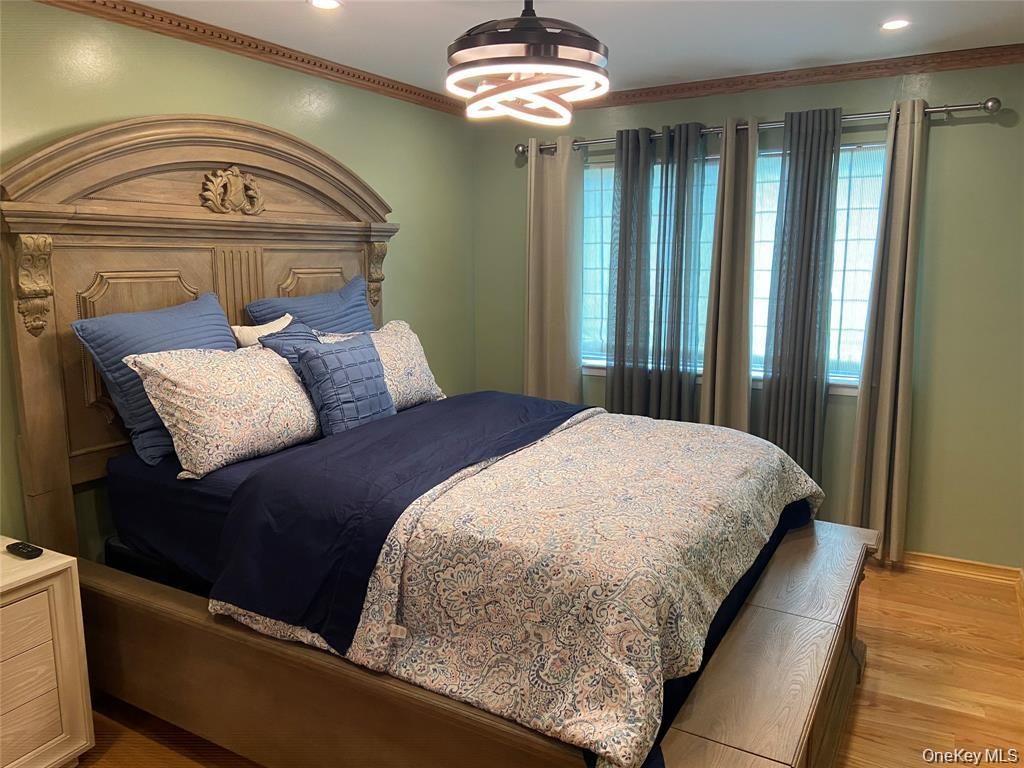 Bedroom, Interior, Pendant Lights, Recessed Lighting, Wood Texture Flooring