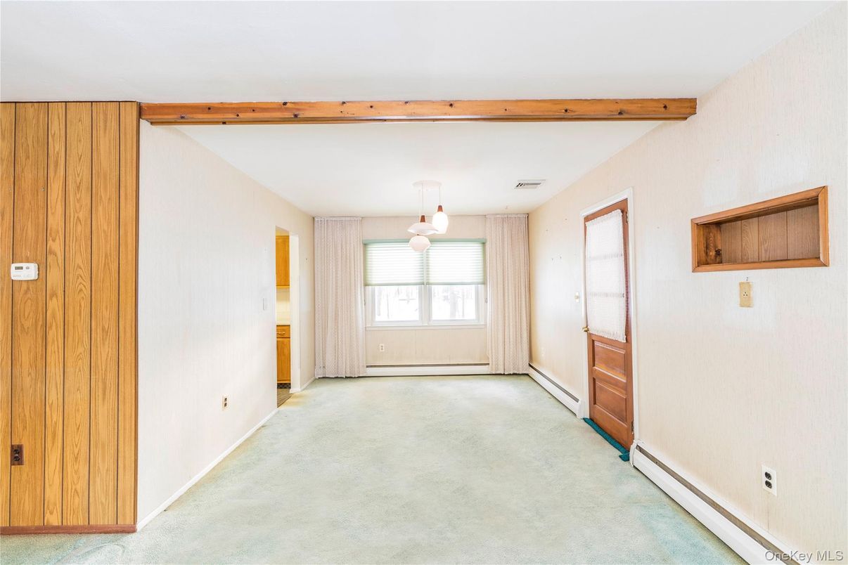 Empty room, Interior, Wooden Beams