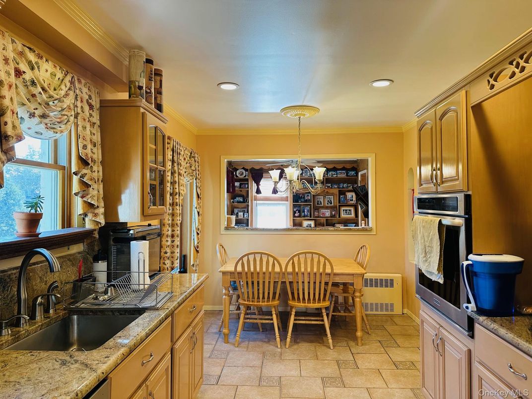 Dining room, Interior, Kitchen, Pendant Lights, Recessed Lighting