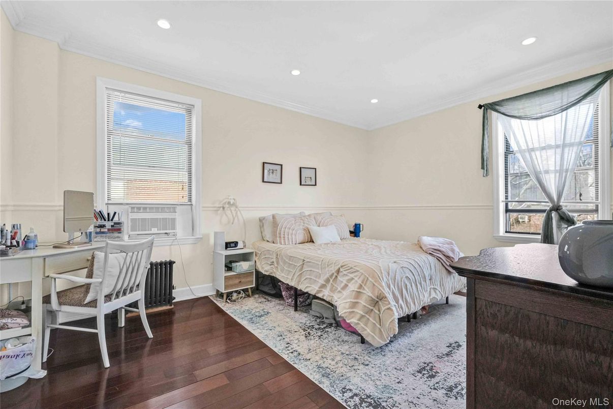 Bedroom, Home Office, Interior, Recessed Lighting, Wood Texture Flooring