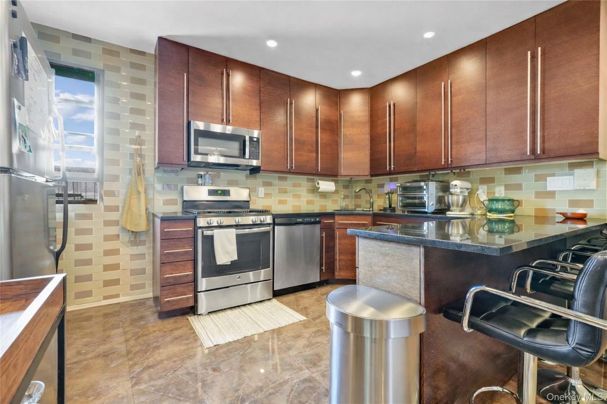 Interior, Kitchen, Recessed Lighting, Stainless Steel Appliances