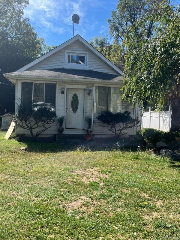 Backyard, Exterior, Facade, Queen Anne Victorian