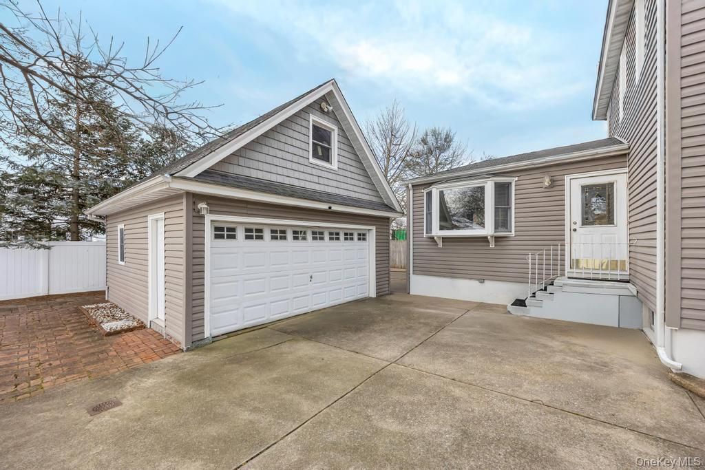 Detached Garage, Exterior