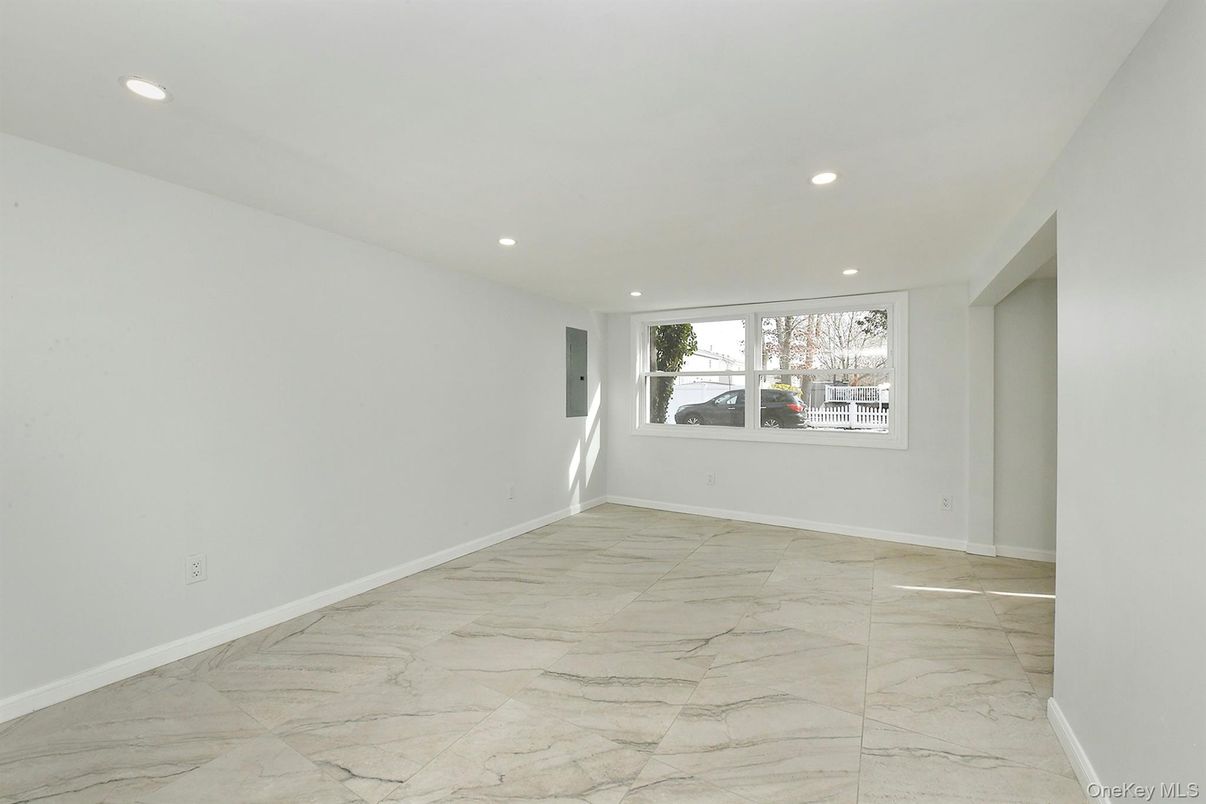 Empty room, Interior, Marble, Recessed Lighting