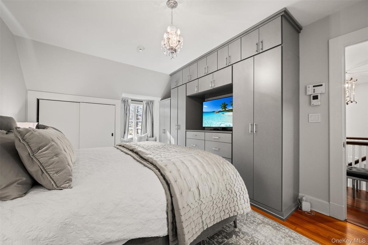 Bedroom, Interior, Pendant Lights, Wood Texture Flooring