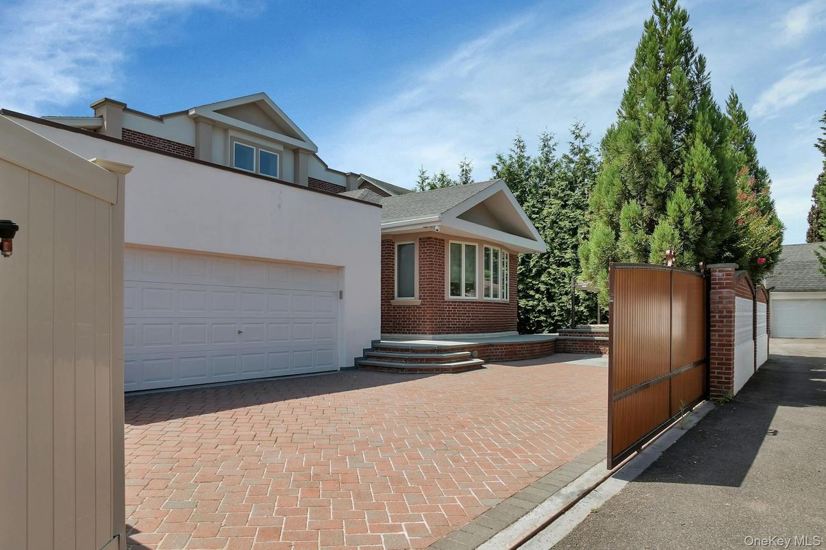 Attached, Exterior, Facade, Brick Facade, None