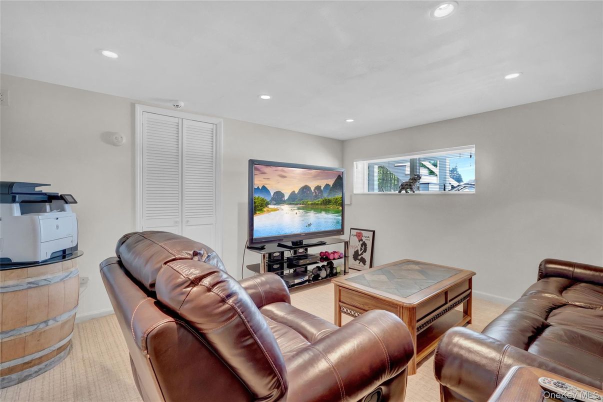 Dining room, Interior, Living room, Recessed Lighting