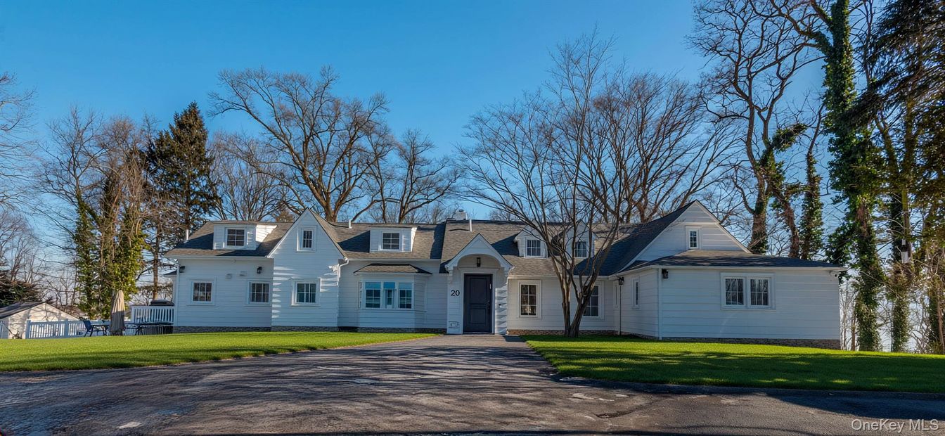 Exterior, Facade, Farmhouse
