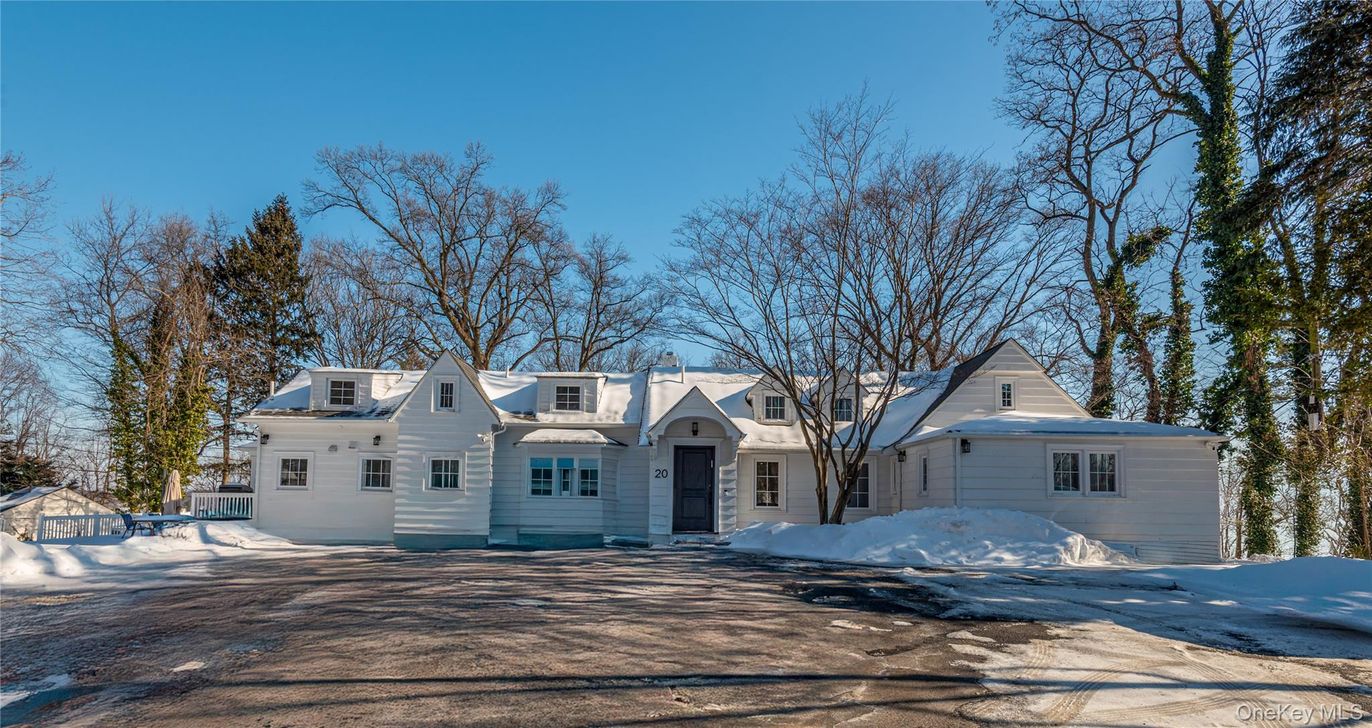 Backyard, Exterior, Facade, Farmhouse