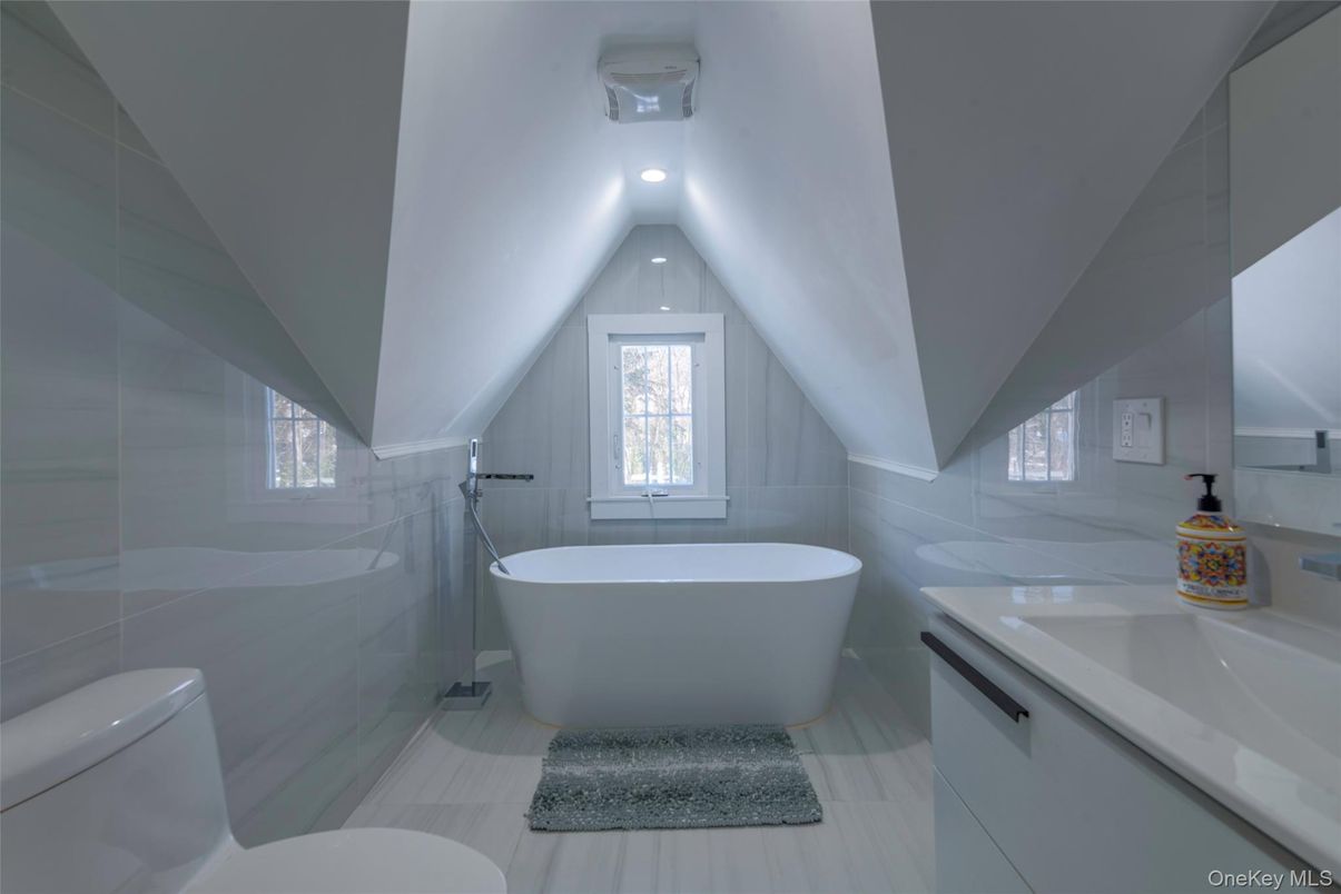 Bathroom, Free Standing Baths, Interior, Marble Walls