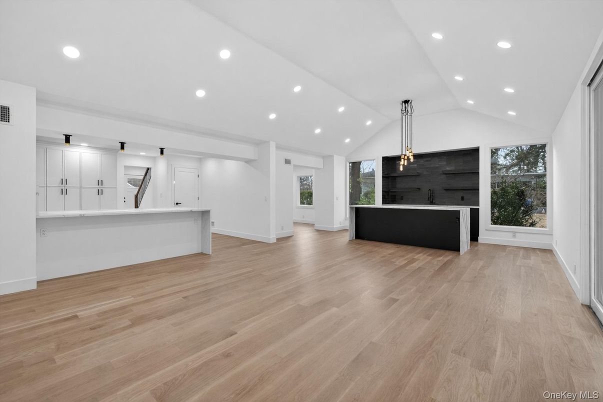Interior, Pendant Lights, Recessed Lighting, Wood Texture Flooring