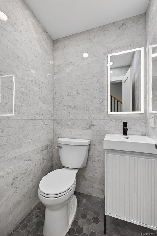 Bathroom, Interior, Marble Walls, Recessed Lighting