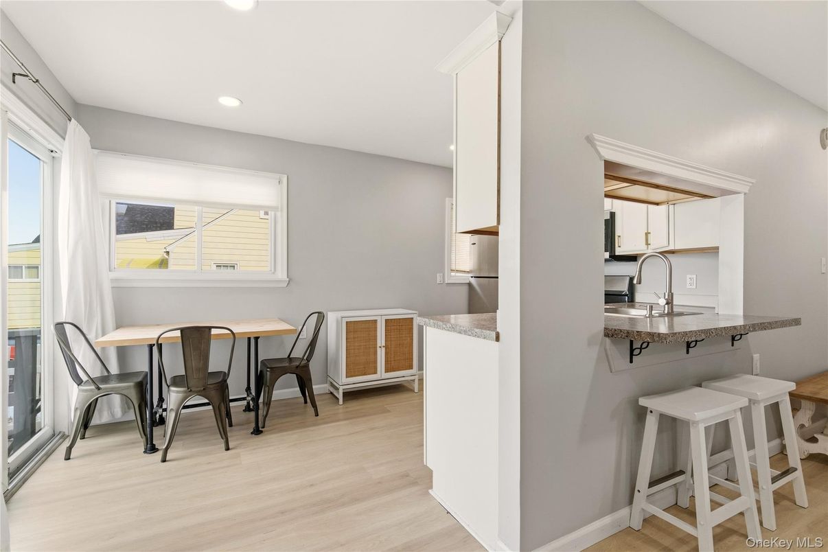 Dining room, Interior, Kitchen, Recessed Lighting, Wood Texture Flooring