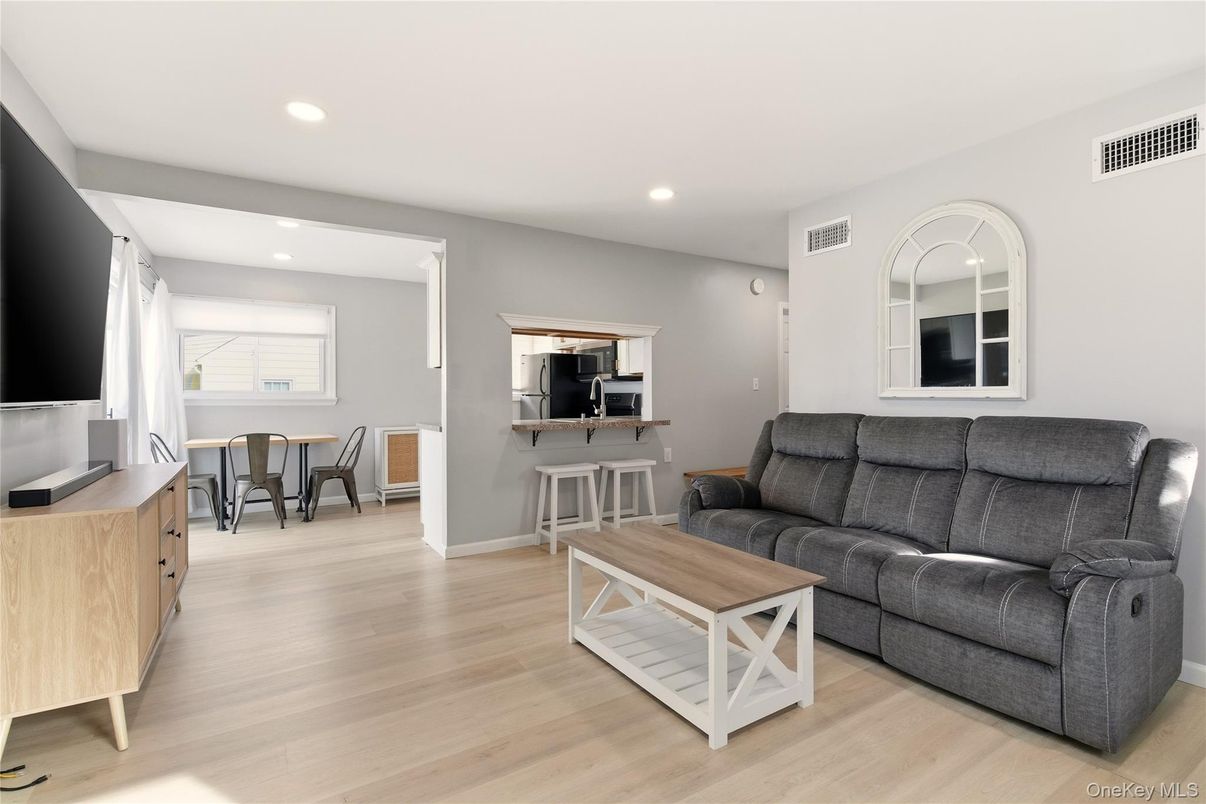 Dining room, Interior, Living room, Recessed Lighting, Wood Texture Flooring