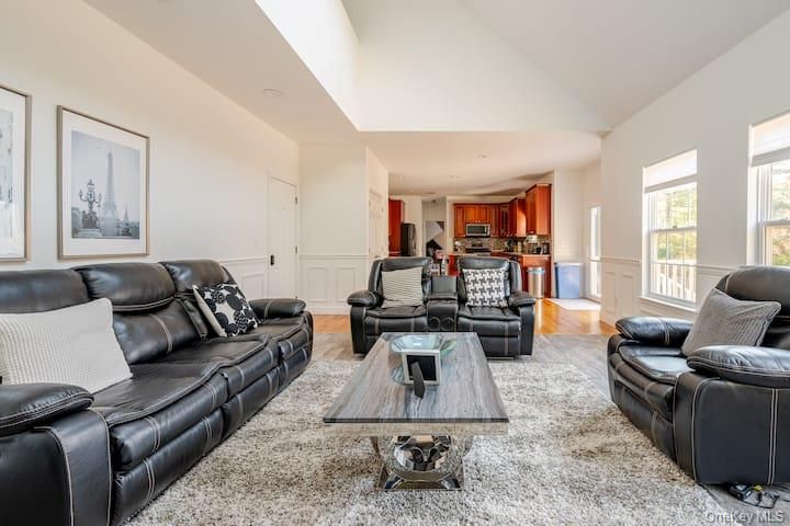 Interior, Kitchen, Living room, Recessed Lighting, Wood Texture Flooring