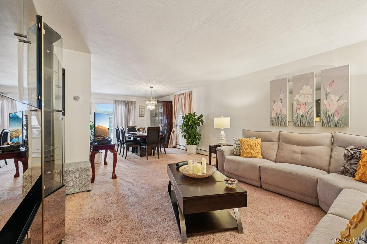 Chandelier, Dining room, Interior, Living room