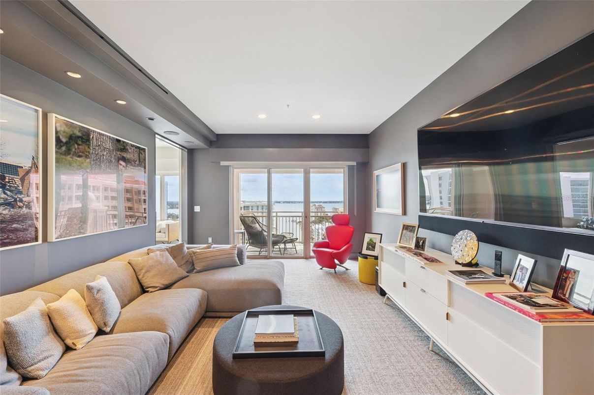 Interior, Living room, Recessed Lighting, Water