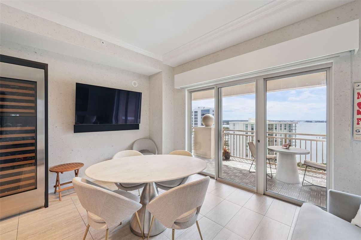 Dining room, Interior, Water