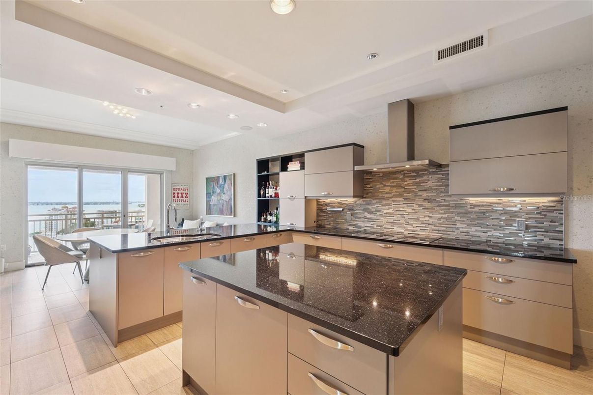 Dining room, Interior, Kitchen, Recessed Lighting, Water