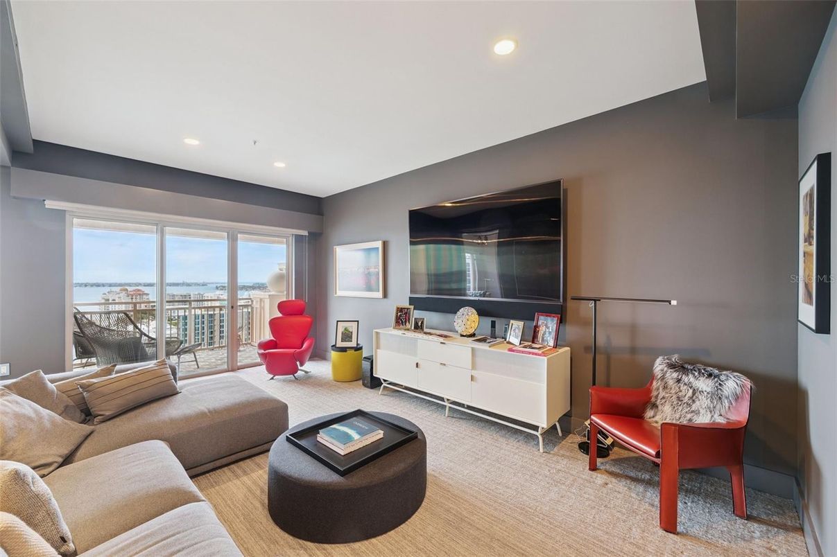 Interior, Living room, Recessed Lighting, Water