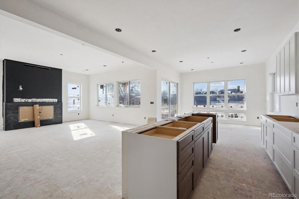 Empty room, Interior, Recessed Lighting