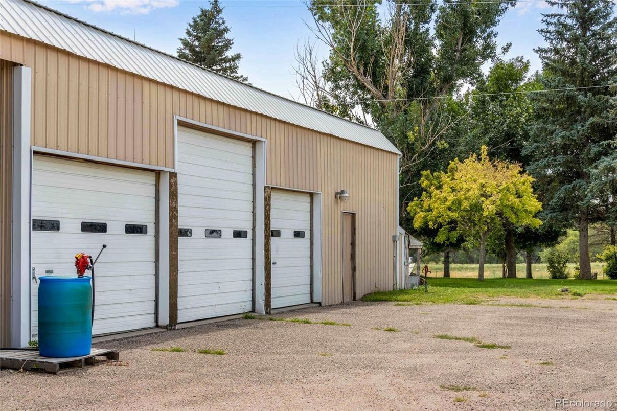 Detached Garage, Exterior