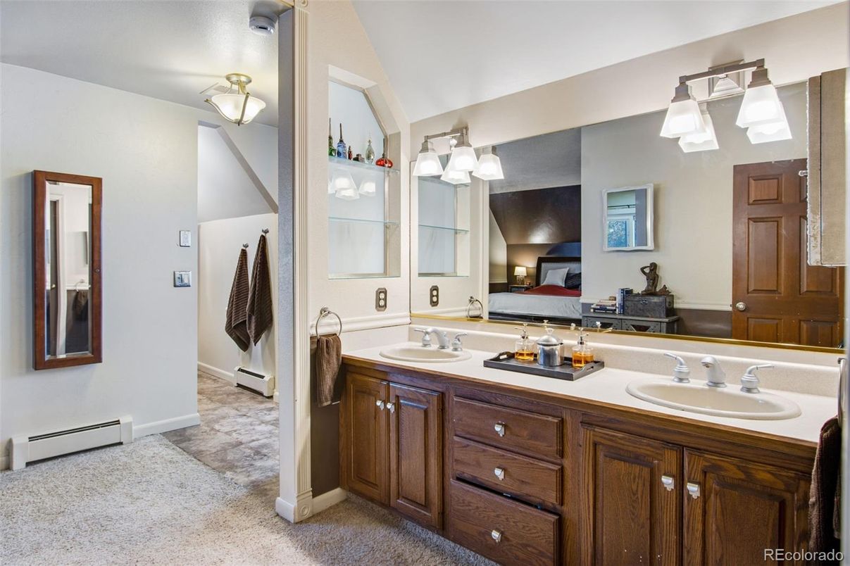 Bathroom, Dual Sink Vanities, Interior