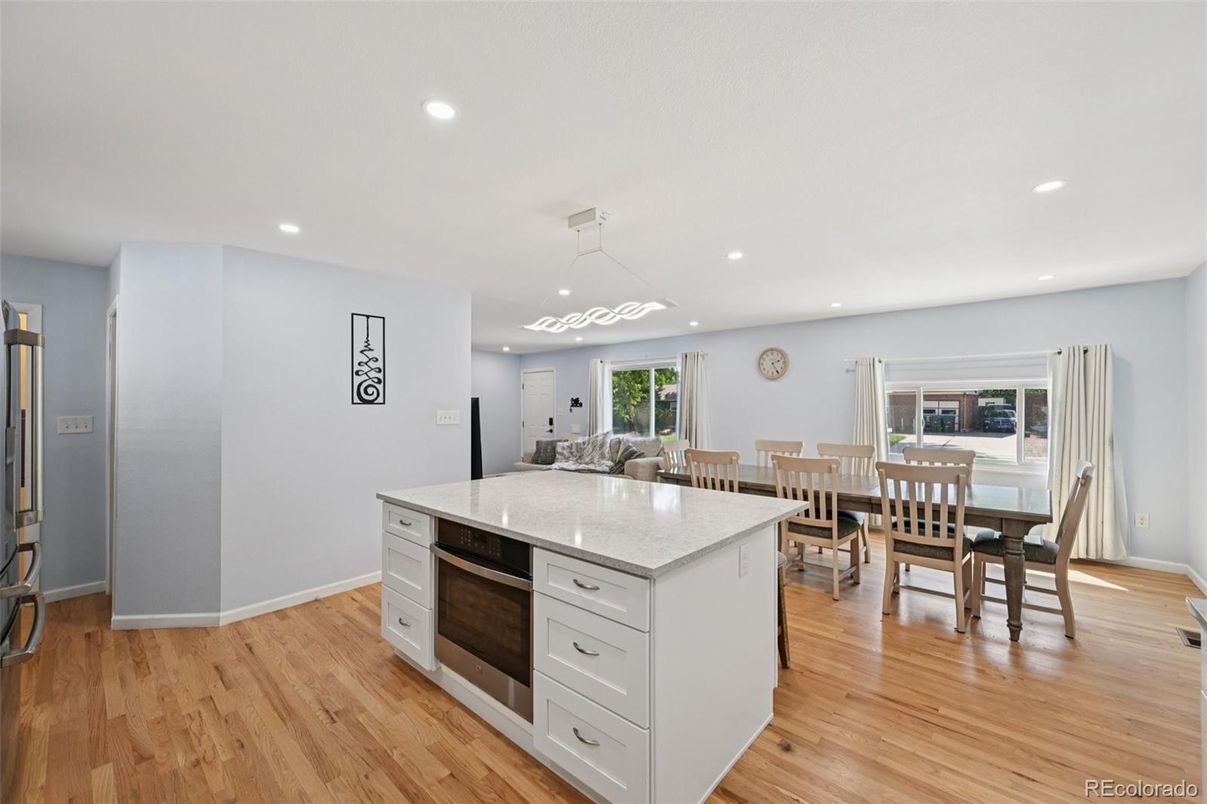 Dining room, Interior, Kitchen, Pendant Lights, Recessed Lighting, Wood Texture Flooring