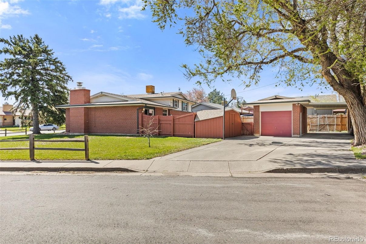 Backyard, Detached Garage, Exterior