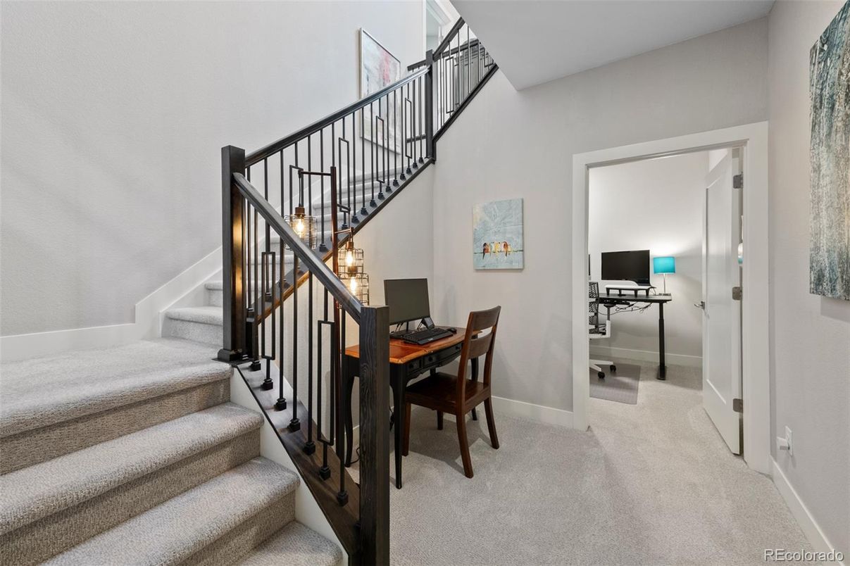 Home Office, Interior