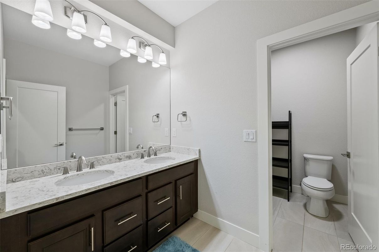Bathroom, Dual Sink Vanities, Interior
