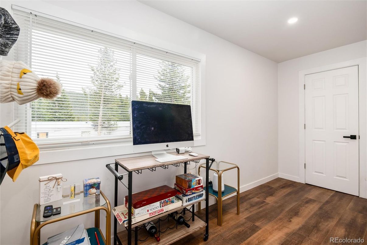 Home Office, Interior, Recessed Lighting, Wood Texture Flooring