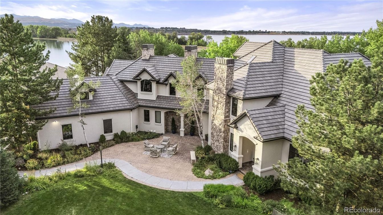 Exterior, Facade, Mediterranean