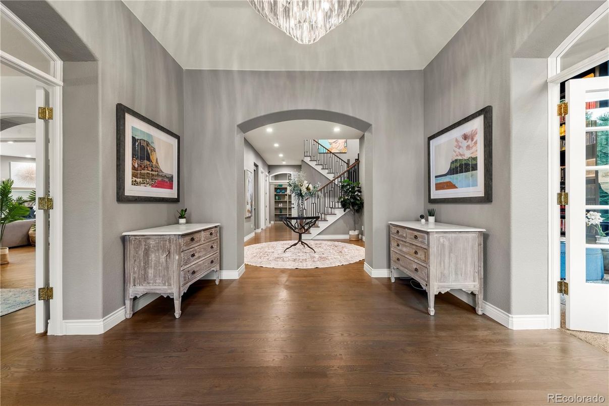 Interior, Recessed Lighting, Wood Texture Flooring