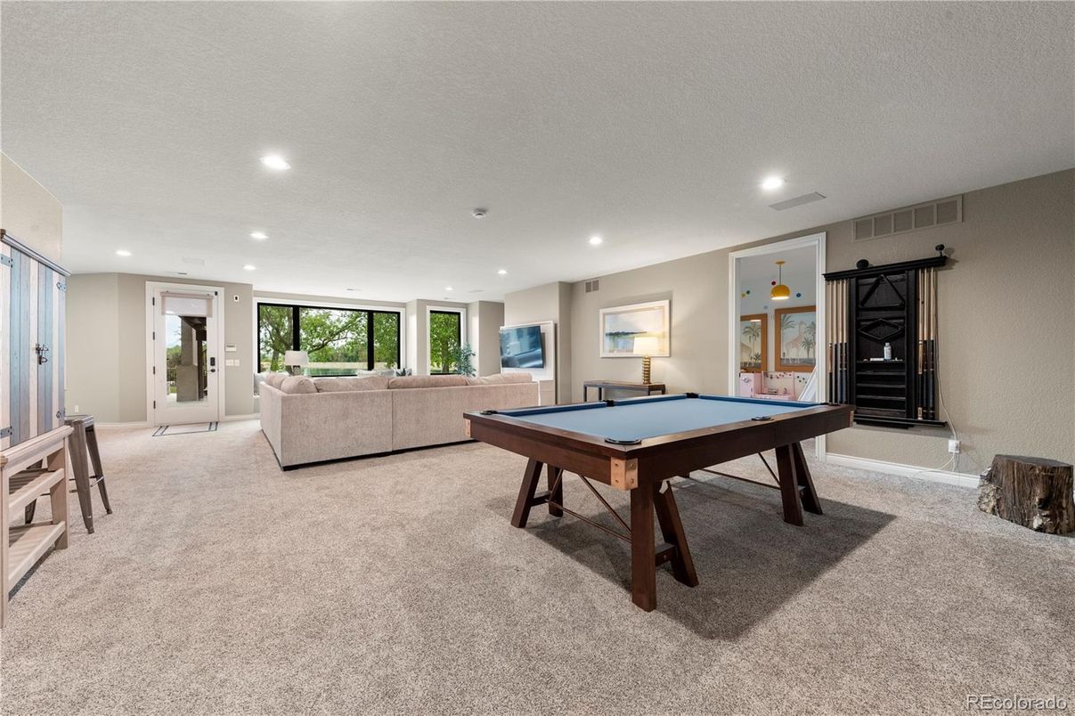 Billiard Table, Game Room, Interior, Living room, Recessed Lighting