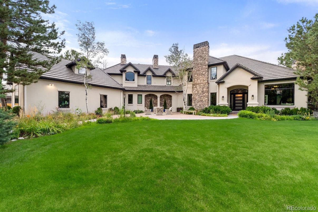 Backyard, Exterior, Facade, French Provincial