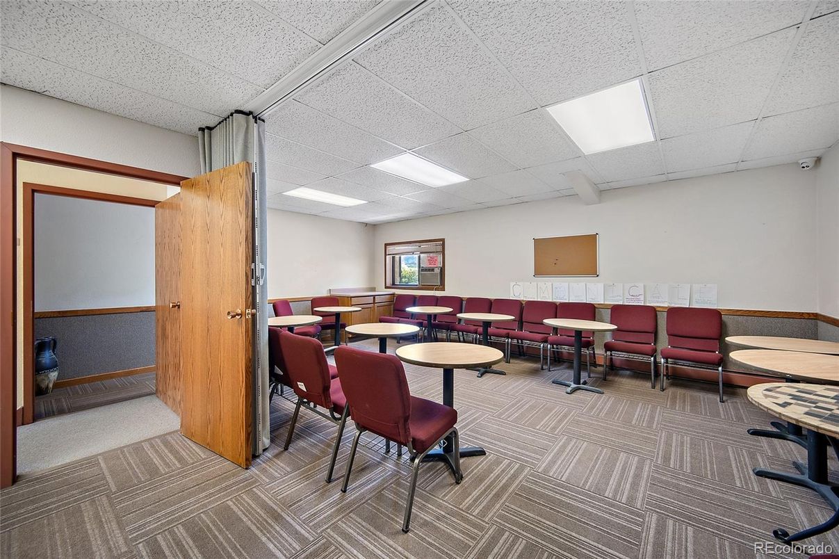 Dining room, Interior, Recessed Lighting