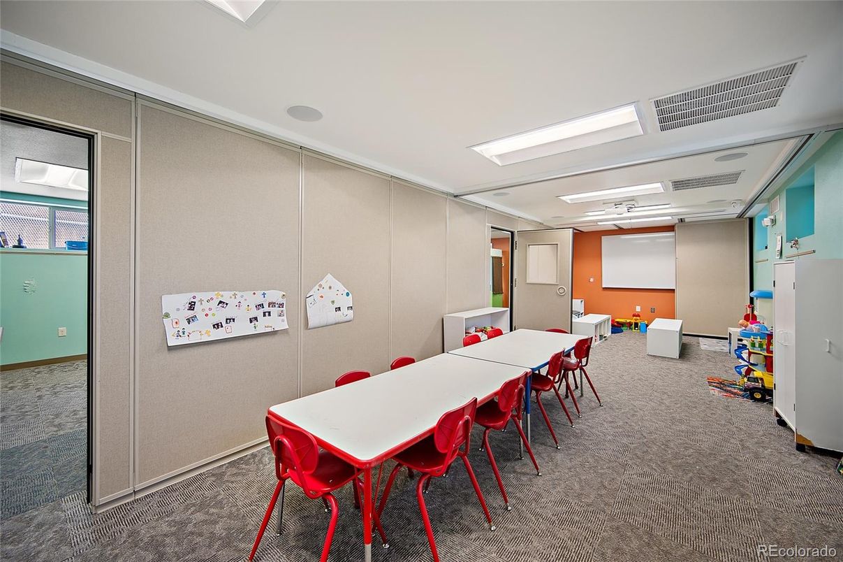 Dining room, Interior, Recessed Lighting