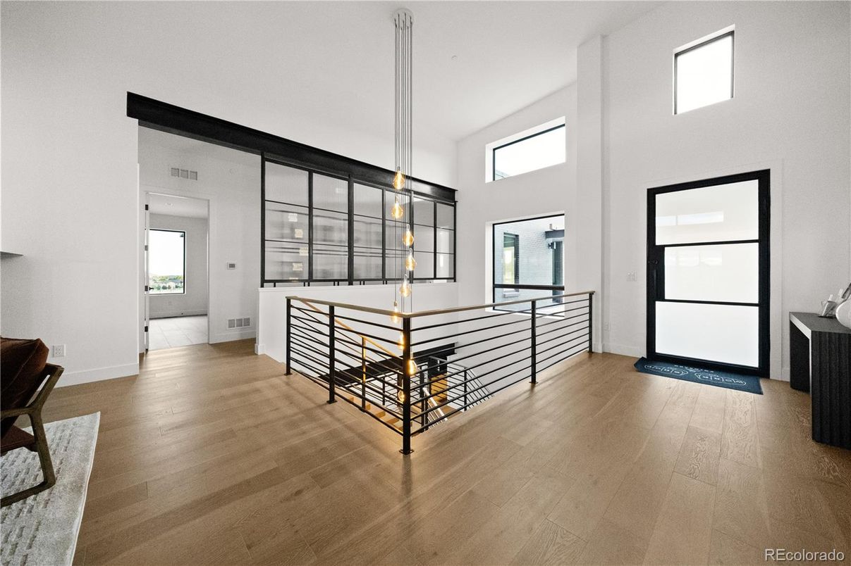 Interior, Pendant Lights, Wood Texture Flooring