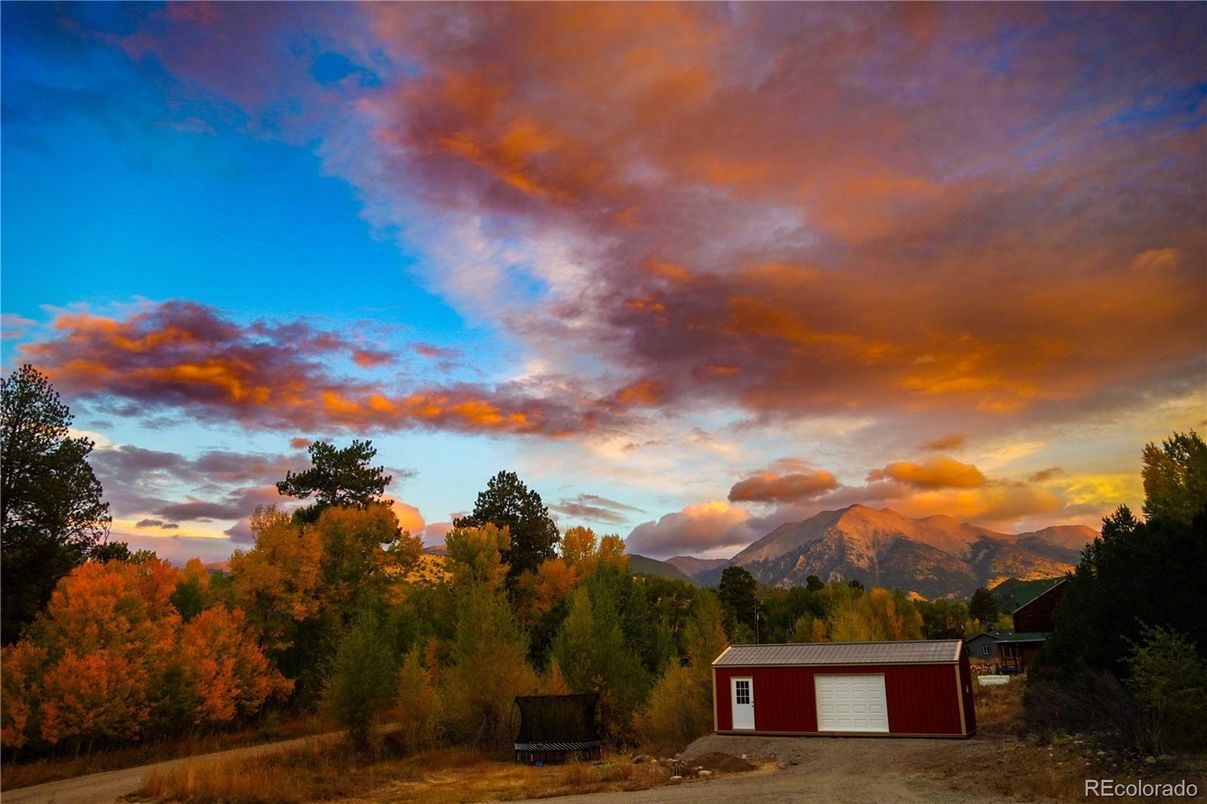 Detached Garage, Exterior