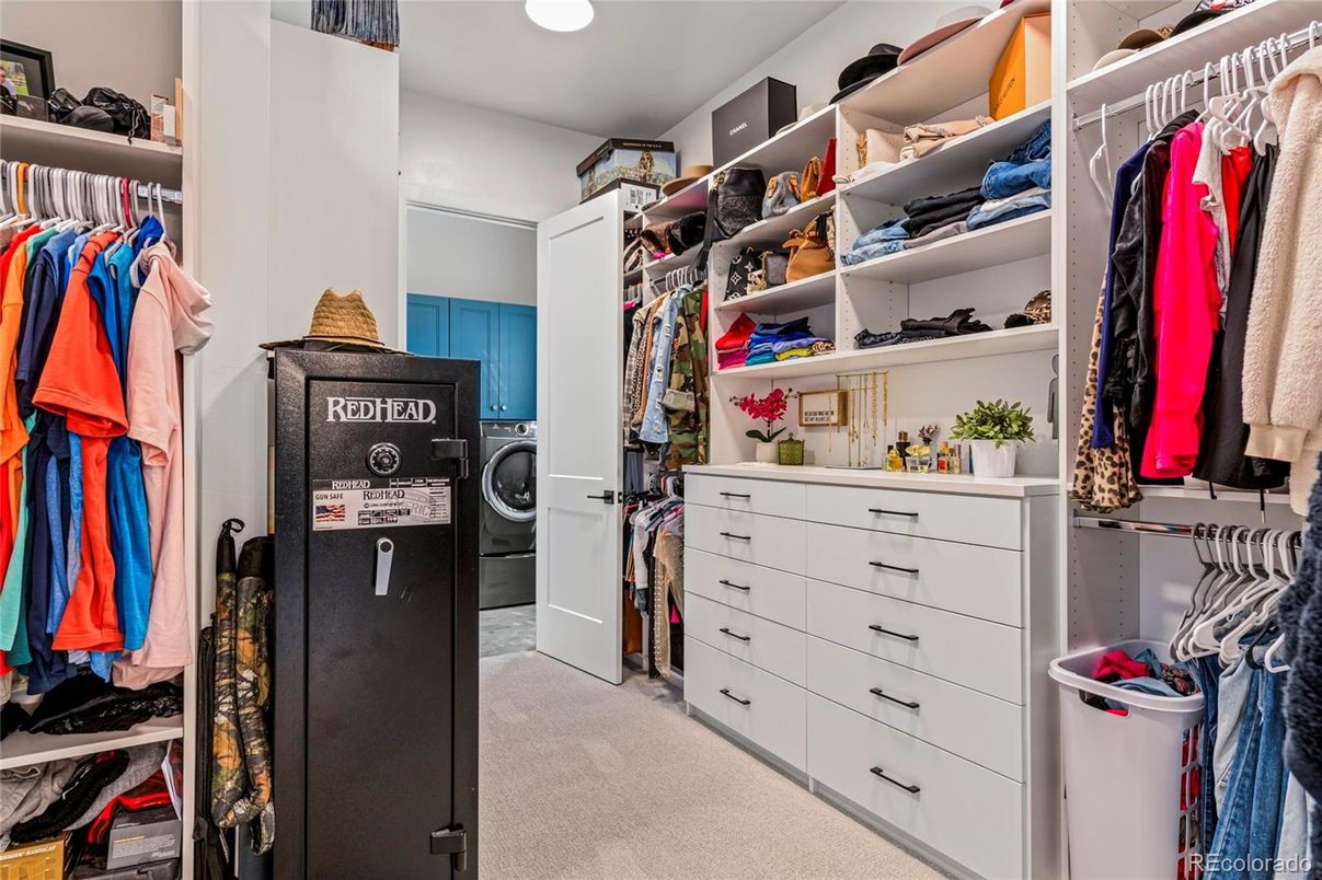 Interior, Recessed Lighting, Walk-in Closets, Washer