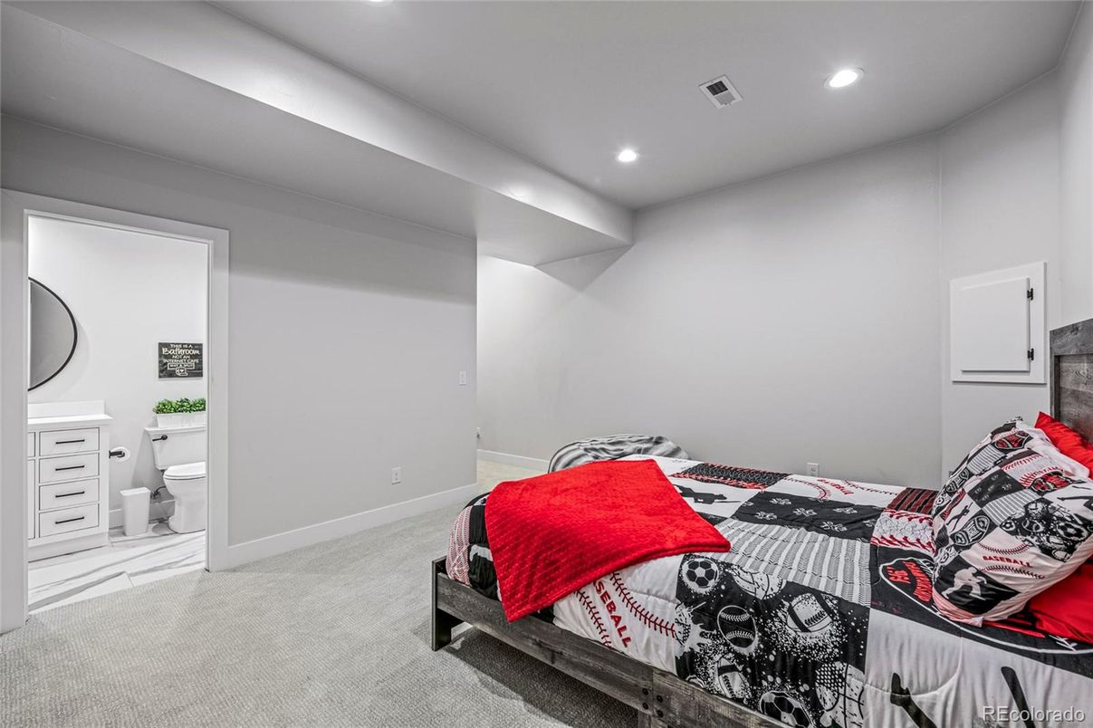 Bathroom, Bedroom, Interior, Recessed Lighting