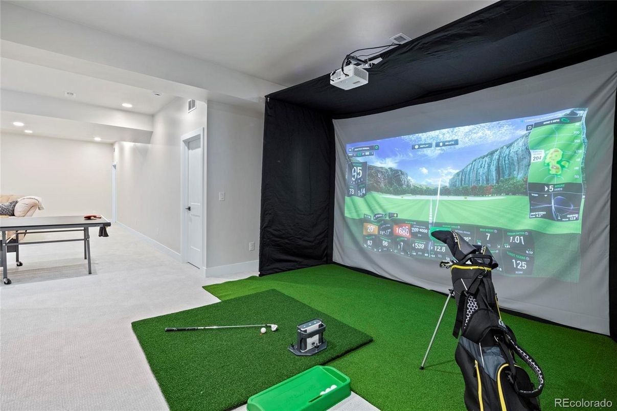 Game Room, Interior, Recessed Lighting