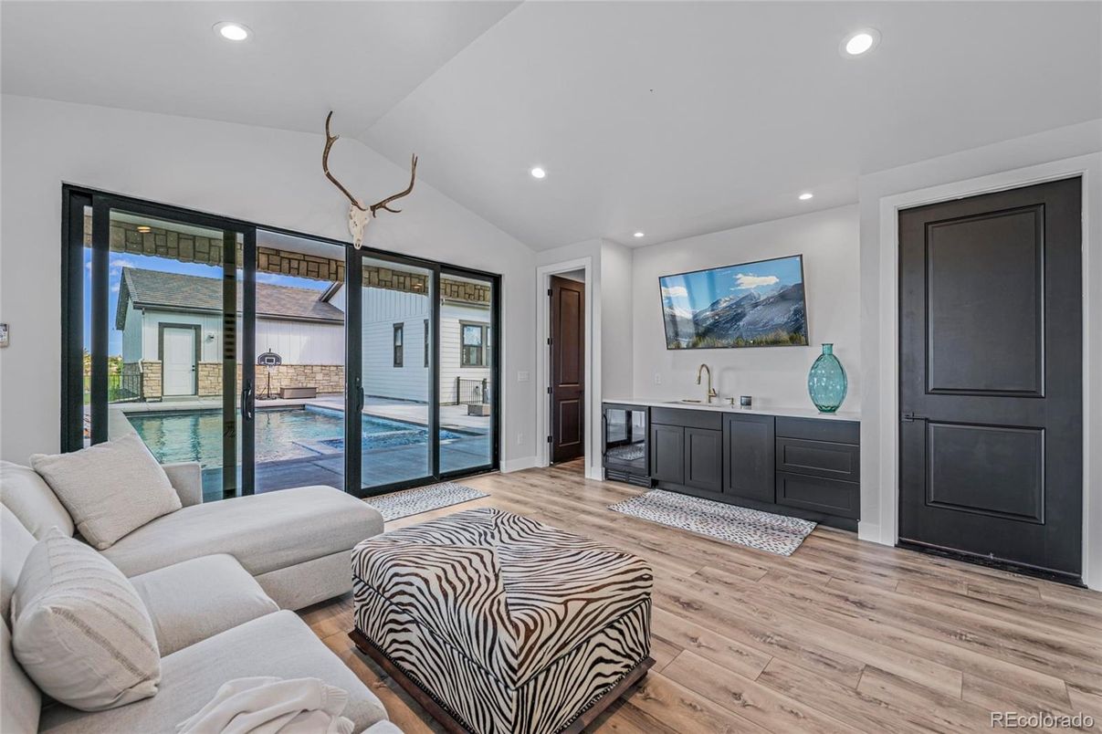 Interior, Living room, Recessed Lighting, Wood Texture Flooring