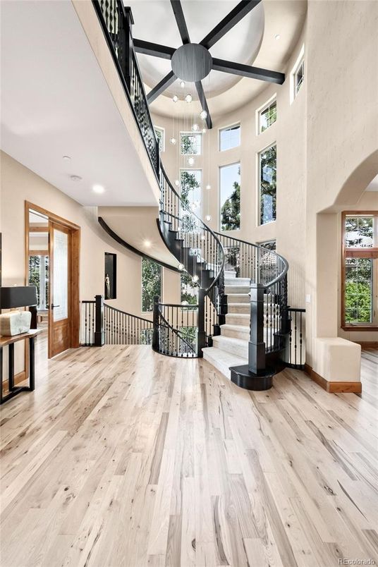 Interior, Recessed Lighting, Wood Texture Flooring