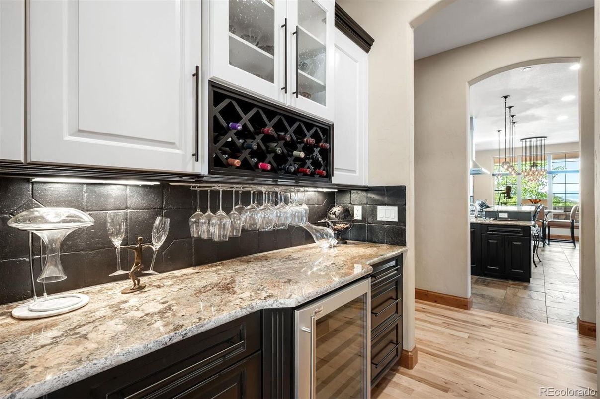 Interior, Pendant Lights, Wood Texture Flooring