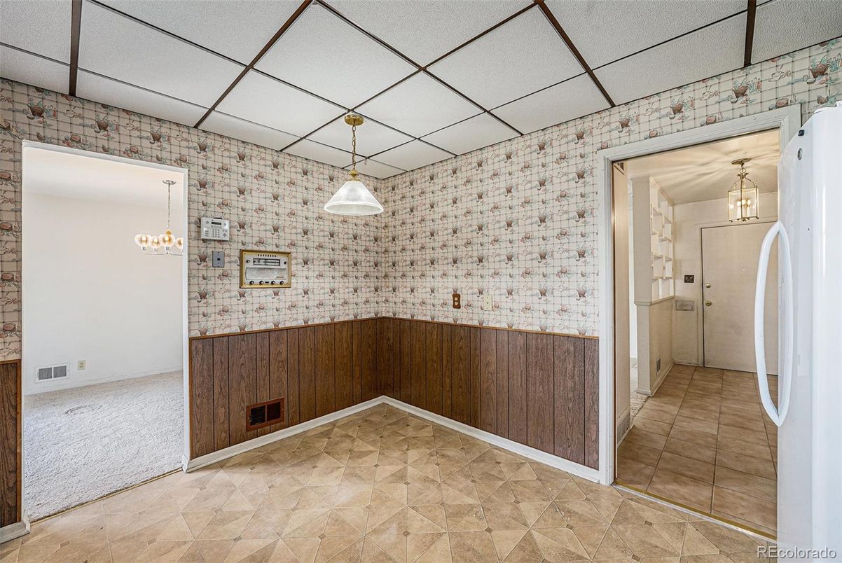 Bathroom, Empty room, Interior, Pendant Lights