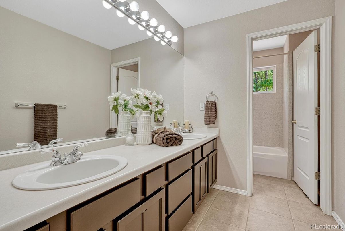 Bathroom, Dual Sink Vanities, Interior