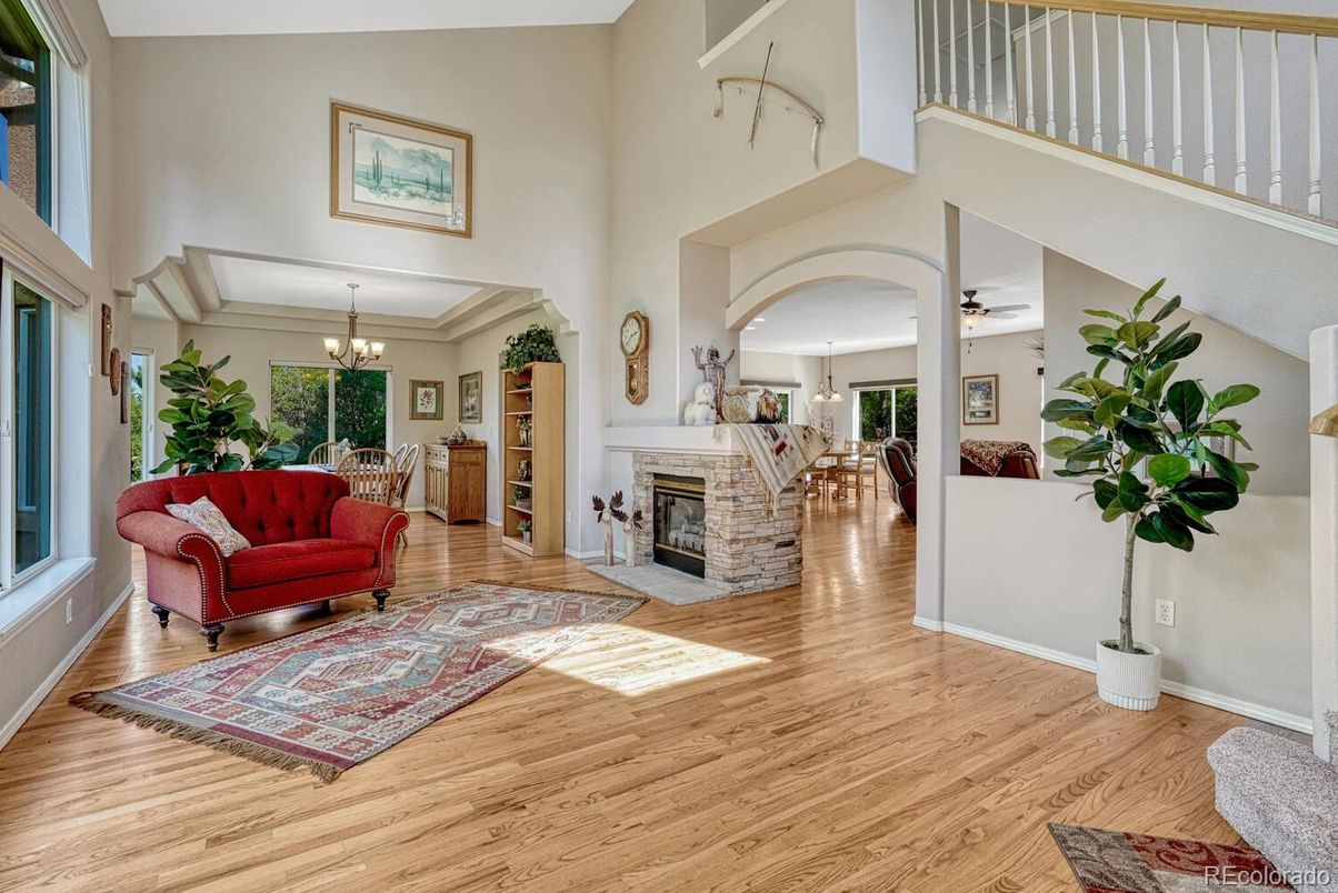 Chandelier, Dining room, Fireplace, Interior, Wood Texture Flooring